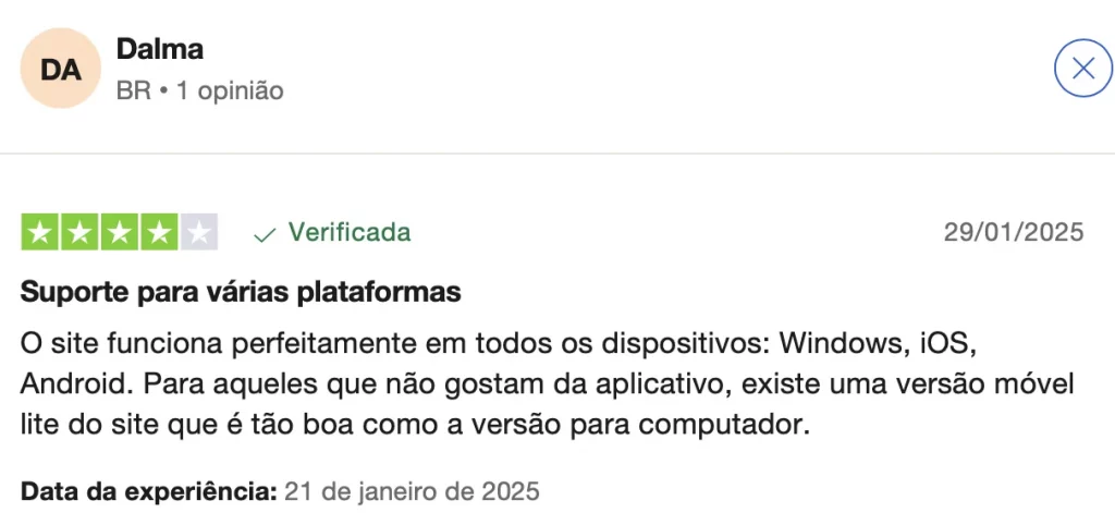 Avaliação positiva de um usuário sobre a MelBet, destacando suporte para várias plataformas e versão móvel eficiente